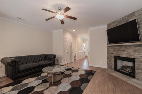 690 Nikyle Cir, High Point, NC 27265 photo 2