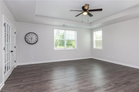 4536 Treebark Ln, High Point, NC 27265 photo 12