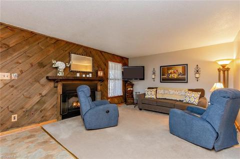 39 Single Tree Ln, Thomasville, NC 27360 photo 17