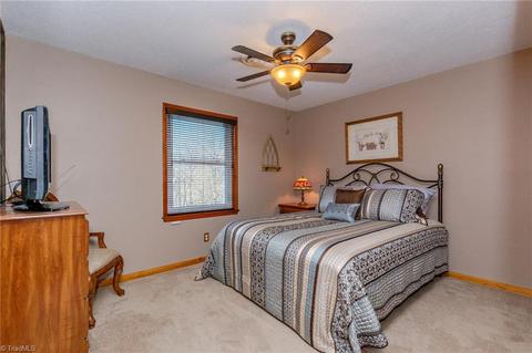39 Single Tree Ln, Thomasville, NC 27360 photo 12