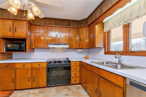 39 Single Tree Ln, Thomasville, NC 27360 photo 15