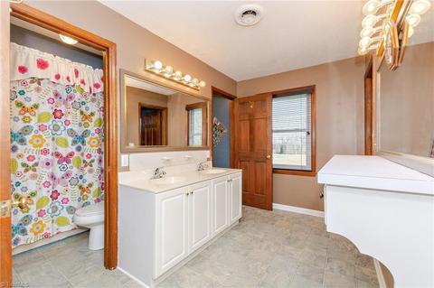 39 Single Tree Ln, Thomasville, NC 27360 photo 10