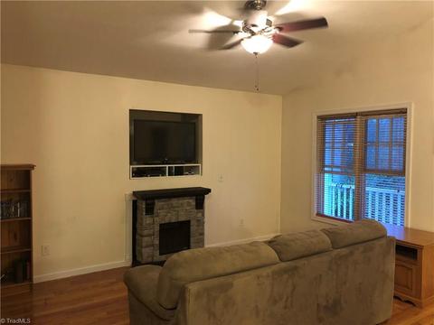 210 E Brown St, Randleman, NC 27317 photo 4