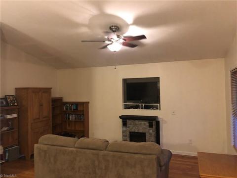 210 E Brown St, Randleman, NC 27317 photo 5
