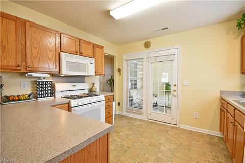 135 Windsor Cir, Bermuda Run, NC 27006 photo 10