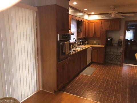 216 Harris Ave, Elkin, NC 28621 photo 13