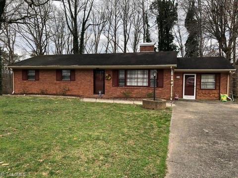 216 Harris Ave, Elkin, NC 28621 photo 1