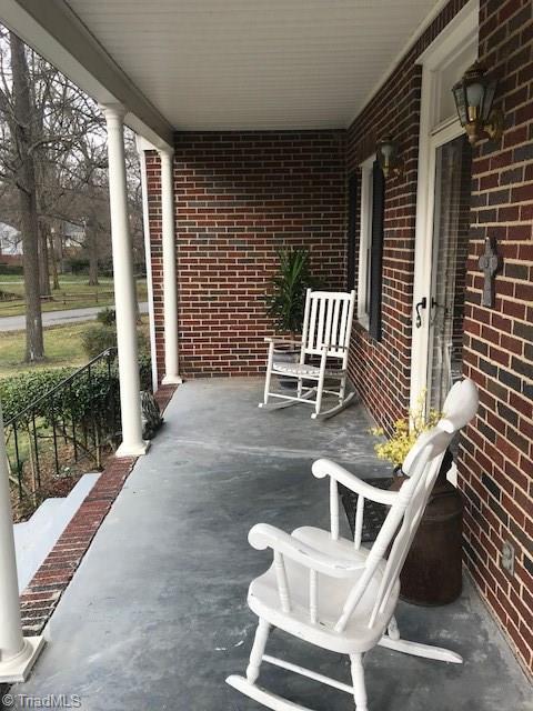 718 Brookside Dr, High Point, NC 27262 photo 2