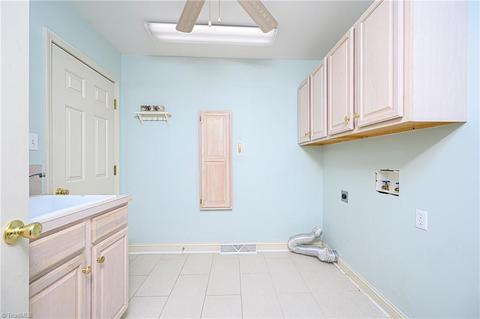 8905 Doubletree Ln, Clemmons, NC 27012 photo 10