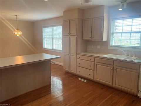 8905 Doubletree Ln, Clemmons, NC 27012 photo 7