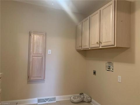 8905 Doubletree Ln, Clemmons, NC 27012 photo 9