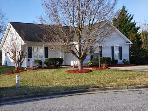833 Eli Moore Ct, High Point, NC 27265 photo 2