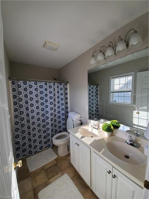 833 Eli Moore Ct, High Point, NC 27265 photo 9