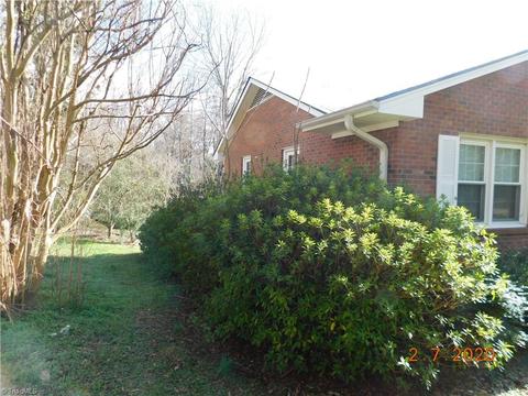 210 Forestview Dr, Elon, NC 27244 photo 3