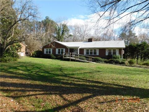 210 Forestview Dr, Elon, NC 27244 photo 1