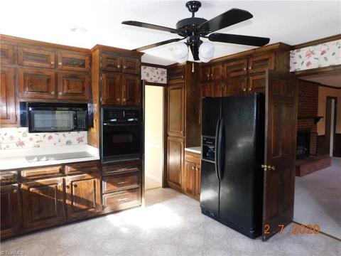 210 Forestview Dr, Elon, NC 27244 photo 16
