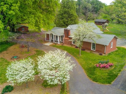 3929 Hampton Rd, Clemmons, NC 27012 photo 1