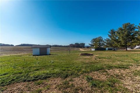 3860 Siloam Rd, Dobson, NC 27017 photo 4