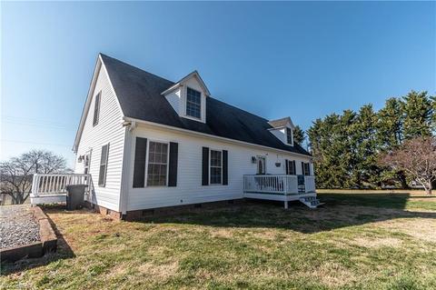 3860 Siloam Rd, Dobson, NC 27017 photo 1