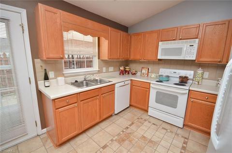 2879 Waterstone Loop, High Point, NC 27265 photo 10