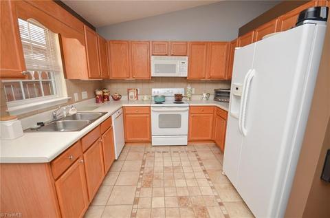 2879 Waterstone Loop, High Point, NC 27265 photo 7