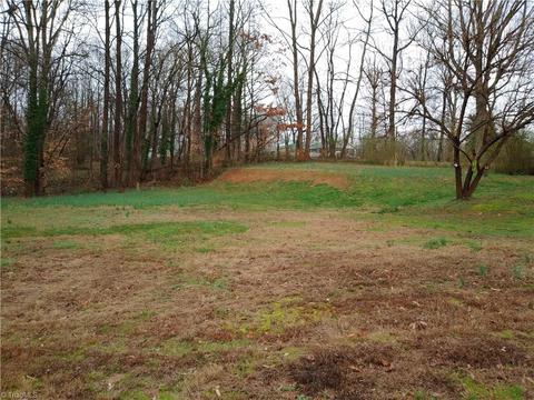 4 Smith Dr, Thomasville, NC 27360 photo 3