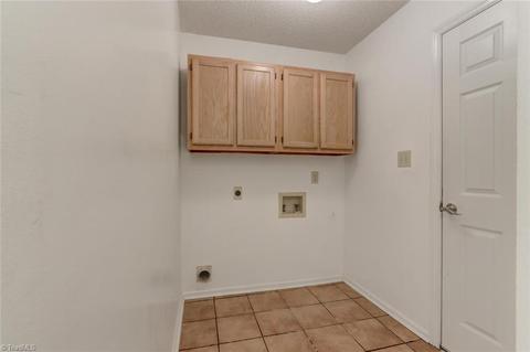 1705 Hanover Ct, High Point, NC 27265 photo 13