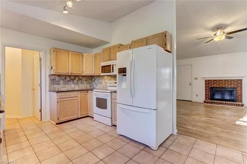 1705 Hanover Ct, High Point, NC 27265 photo 10