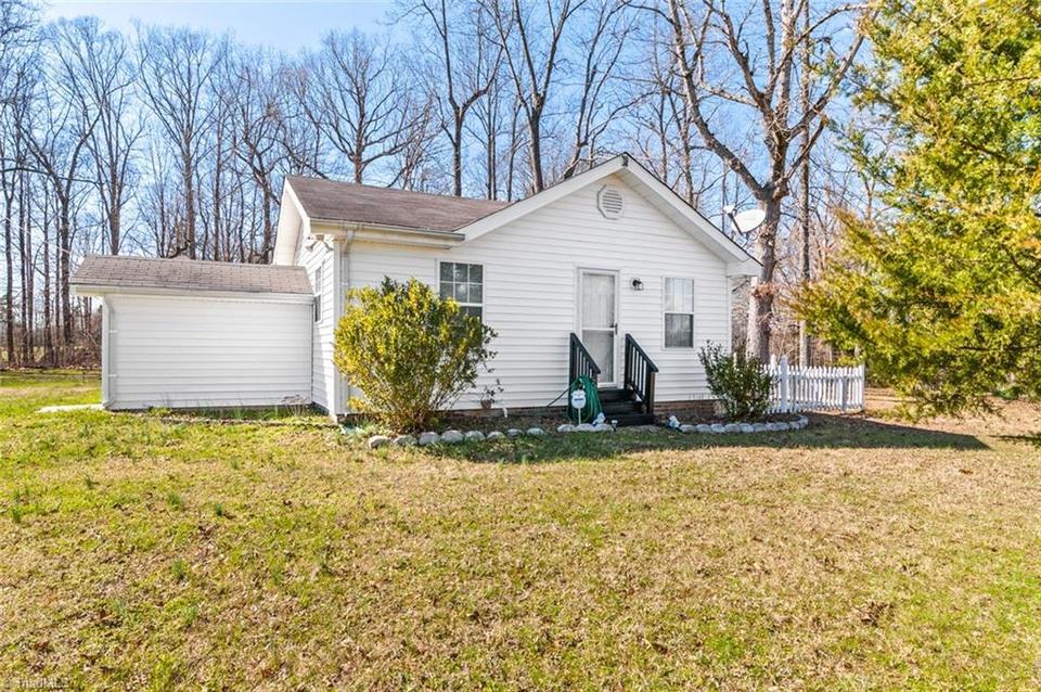  4952 Friendly Farms Rd, Greensboro, NC 27406 photo 1