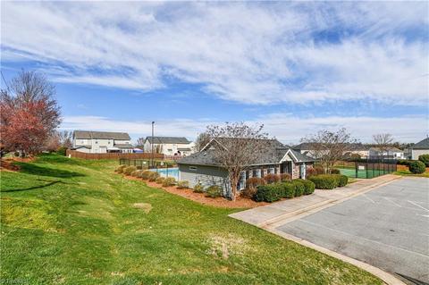 3767 Shadow Ridge Dr, High Point, NC 27265 photo 25