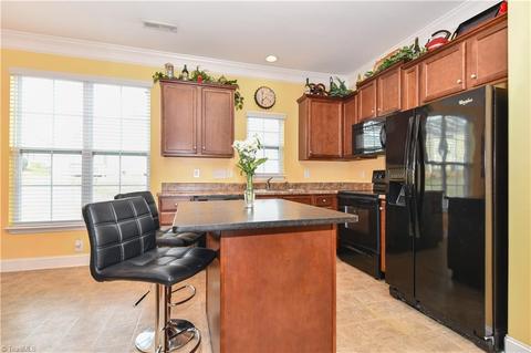 3767 Shadow Ridge Dr, High Point, NC 27265 photo 8
