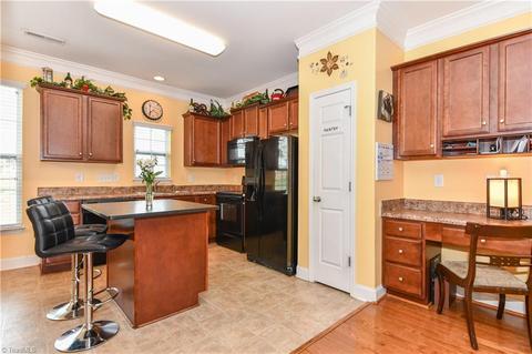 3767 Shadow Ridge Dr, High Point, NC 27265 photo 7