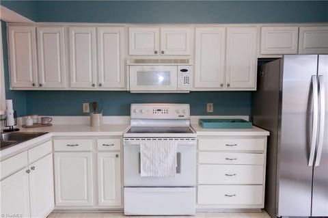 2660 Ingleside Dr #2D, High Point, NC 27265 photo 9