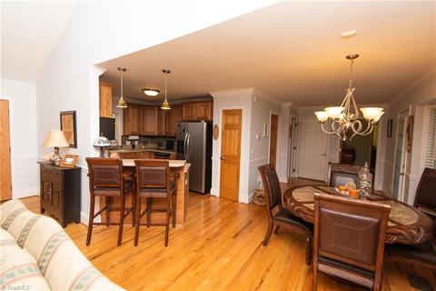 2236 Old Highway 60, Purlear, NC 28665 photo 5