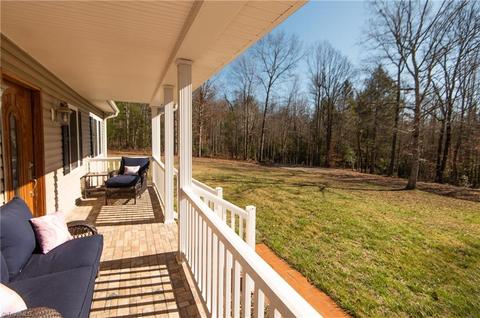 2236 Old Highway 60, Purlear, NC 28665 photo 25