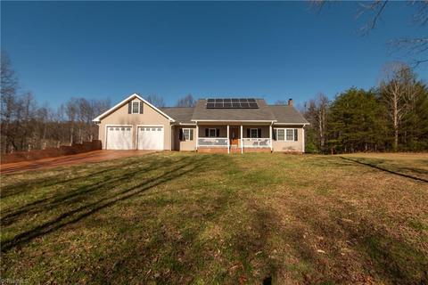 2236 Old Highway 60, Purlear, NC 28665 photo 1