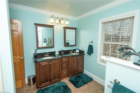 2236 Old Highway 60, Purlear, NC 28665 photo 12