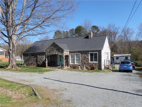 300 Garner St, Denton, NC 27239 photo 1