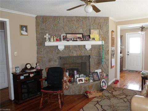 300 Garner St, Denton, NC 27239 photo 23