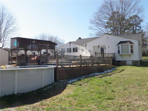 300 Garner St, Denton, NC 27239 photo 9