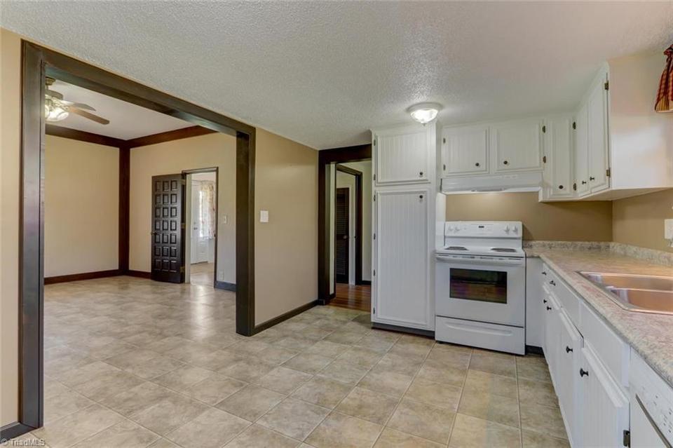  5626 Davis Mill Rd, Greensboro, NC 27406 photo 8