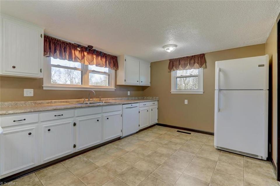  5626 Davis Mill Rd, Greensboro, NC 27406 photo 7
