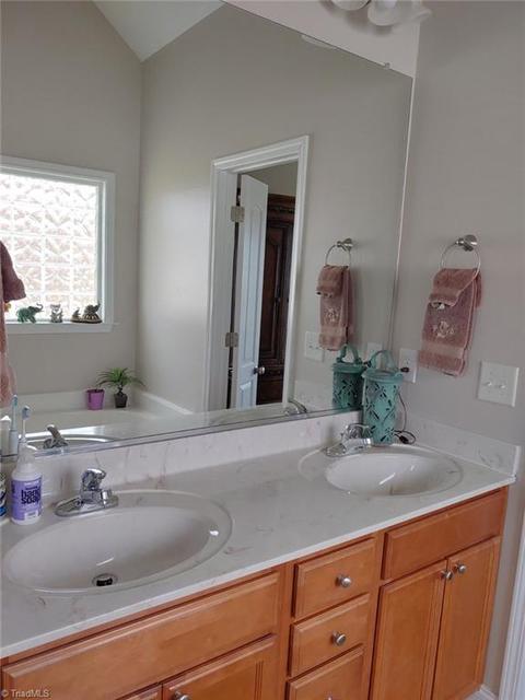 156 Mollie Rd, Harmony, NC 28634 photo 12