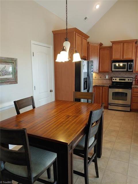 156 Mollie Rd, Harmony, NC 28634 photo 6