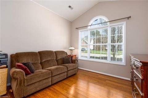 1811 Runner Stone Dr, High Point, NC 27265 photo 17