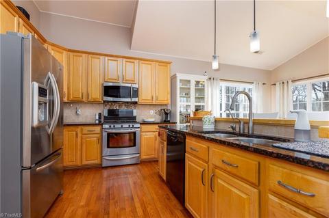 1811 Runner Stone Dr, High Point, NC 27265 photo 8