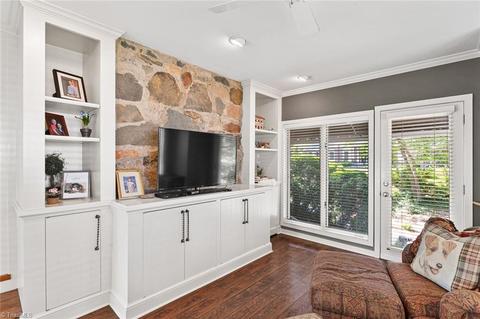 1111 Forest Hill Dr, High Point, NC 27262 photo 10