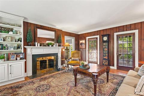 1111 Forest Hill Dr, High Point, NC 27262 photo 2