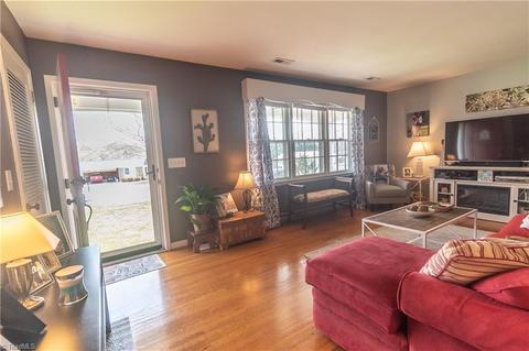 110 Pine St, King, NC 27021 photo 4