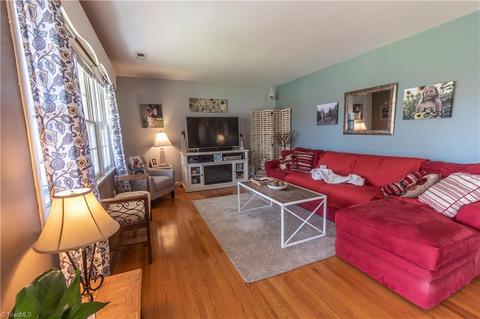 110 Pine St, King, NC 27021 photo 3